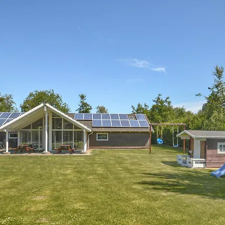 Holiday home 4 Bedroom Awesome In Vaeggerlose