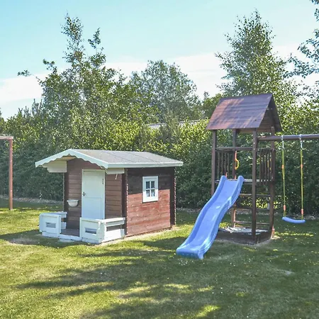 4 Bedroom Awesome In Vaeggerlose *