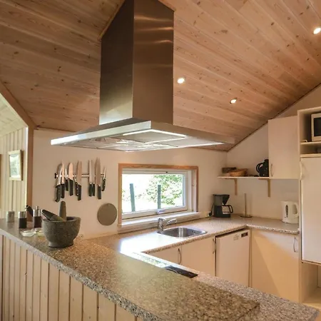 Holiday home 4 Bedroom Awesome In Vaeggerlose *