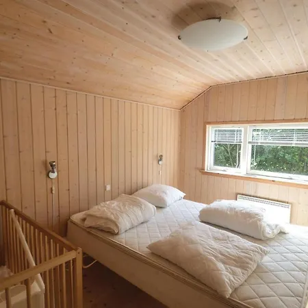 Holiday home 4 Bedroom Awesome In Vaeggerlose *